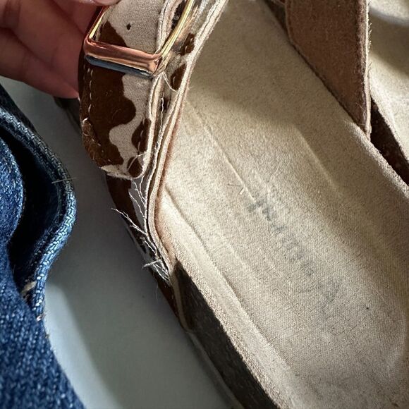 Natural Reflections Cream/Brown Cow Print Buckle Toe Loop Slip On Sandals - Picture 9 of 10